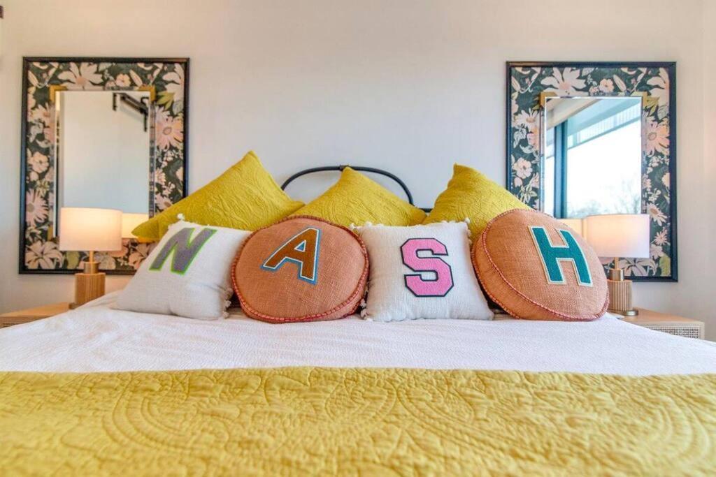 Stylish Downtown Condo W/ Pool & Parking Нэшвилл Экстерьер фото