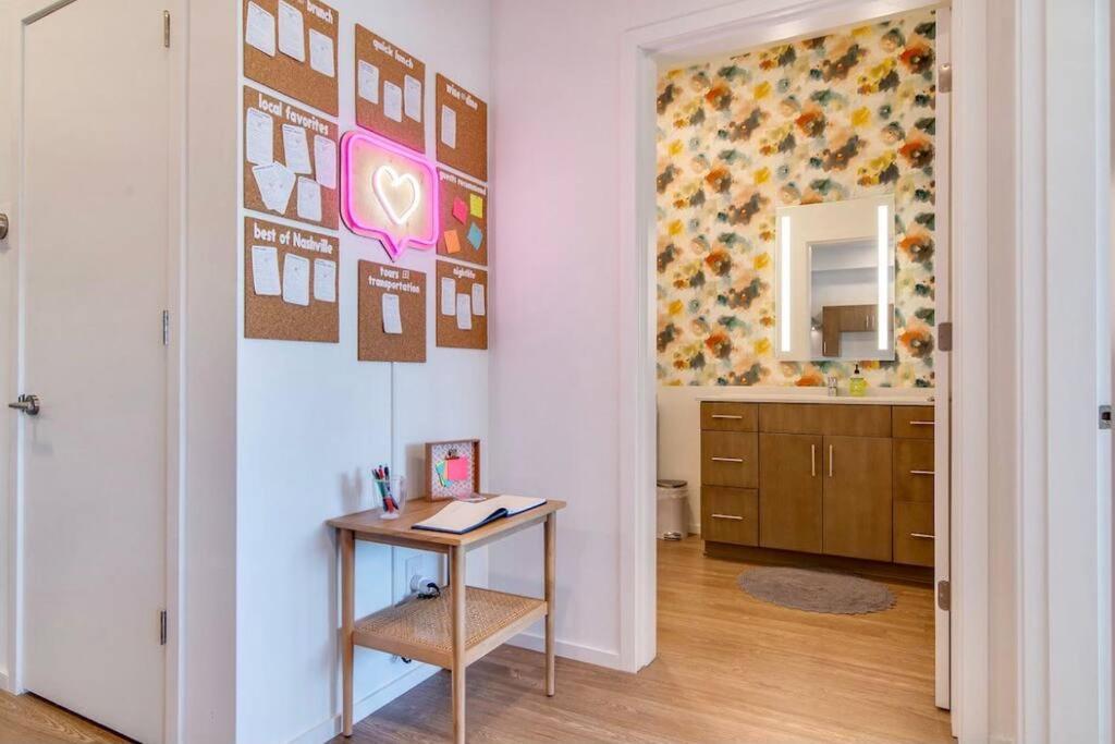 Stylish Downtown Condo W/ Pool & Parking Нэшвилл Экстерьер фото