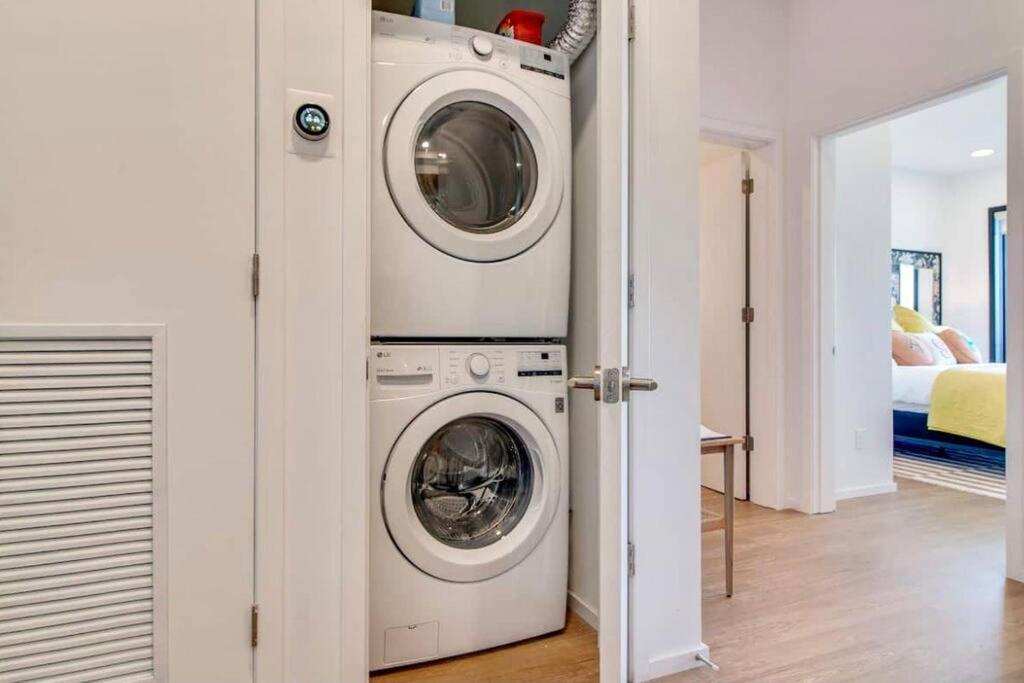 Stylish Downtown Condo W/ Pool & Parking Нэшвилл Экстерьер фото