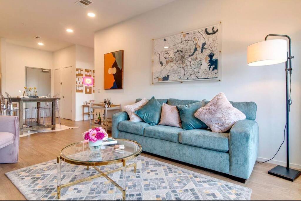Stylish Downtown Condo W/ Pool & Parking Нэшвилл Экстерьер фото